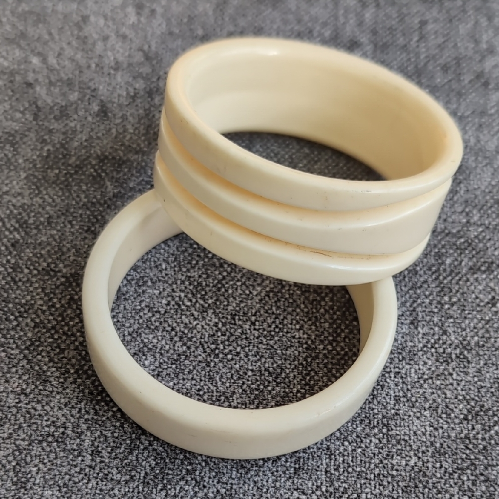 Mid-Century Lucite Bangle Bracelets (Ivory)